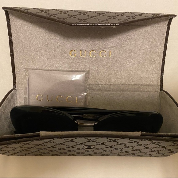 Gucci Sunglasses- classic. Serious buyers only! - Picture 5 of 12